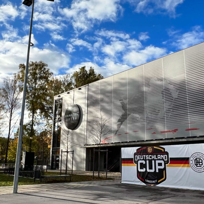Fanatec Arena mit Banner zum Deutschland Cup