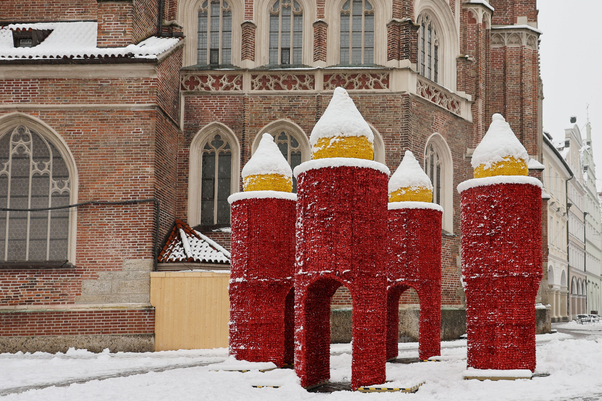 Begehbare Kerzen vor der Martinskirche