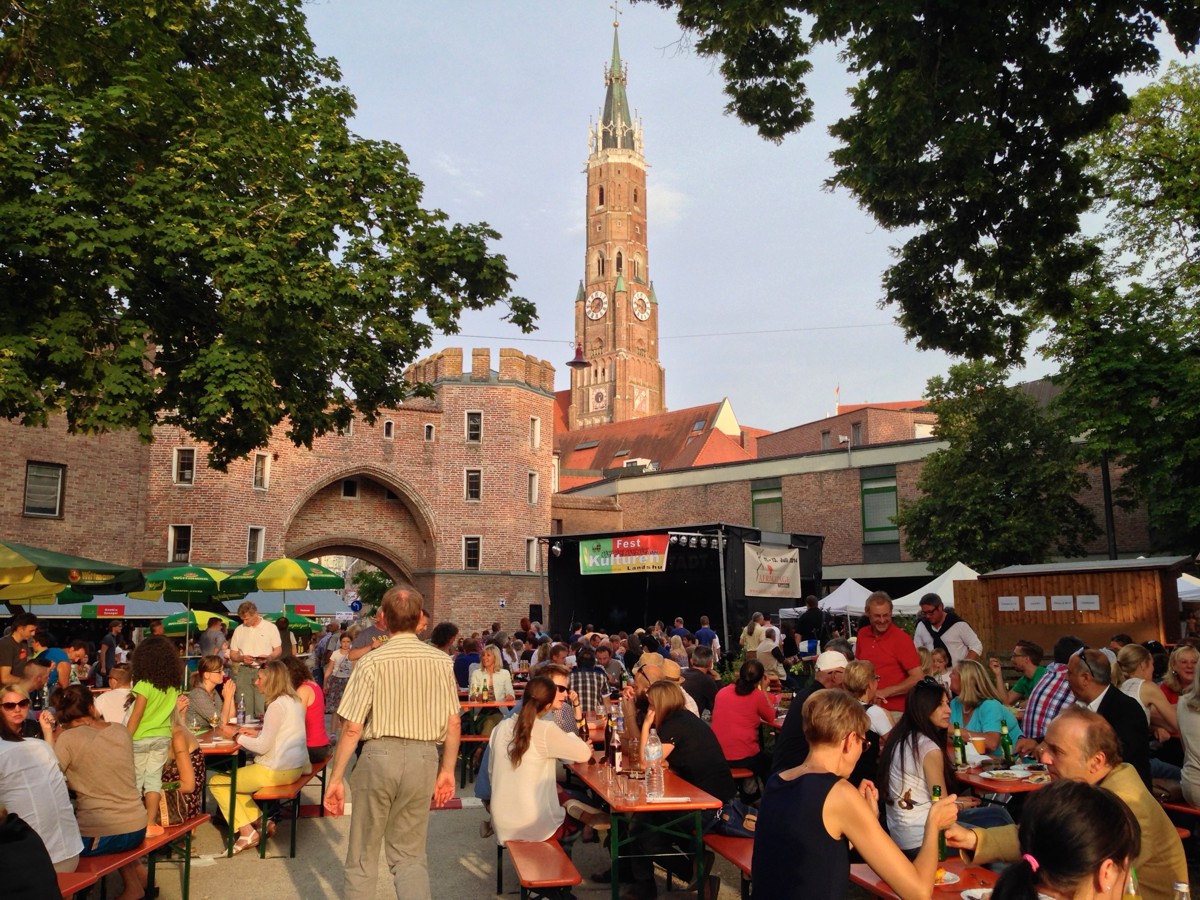 Fest der Kulturen am Ländtorplatz