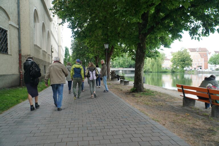Weg entlang der Isar-Promenade. Foto: Stadt Landshut