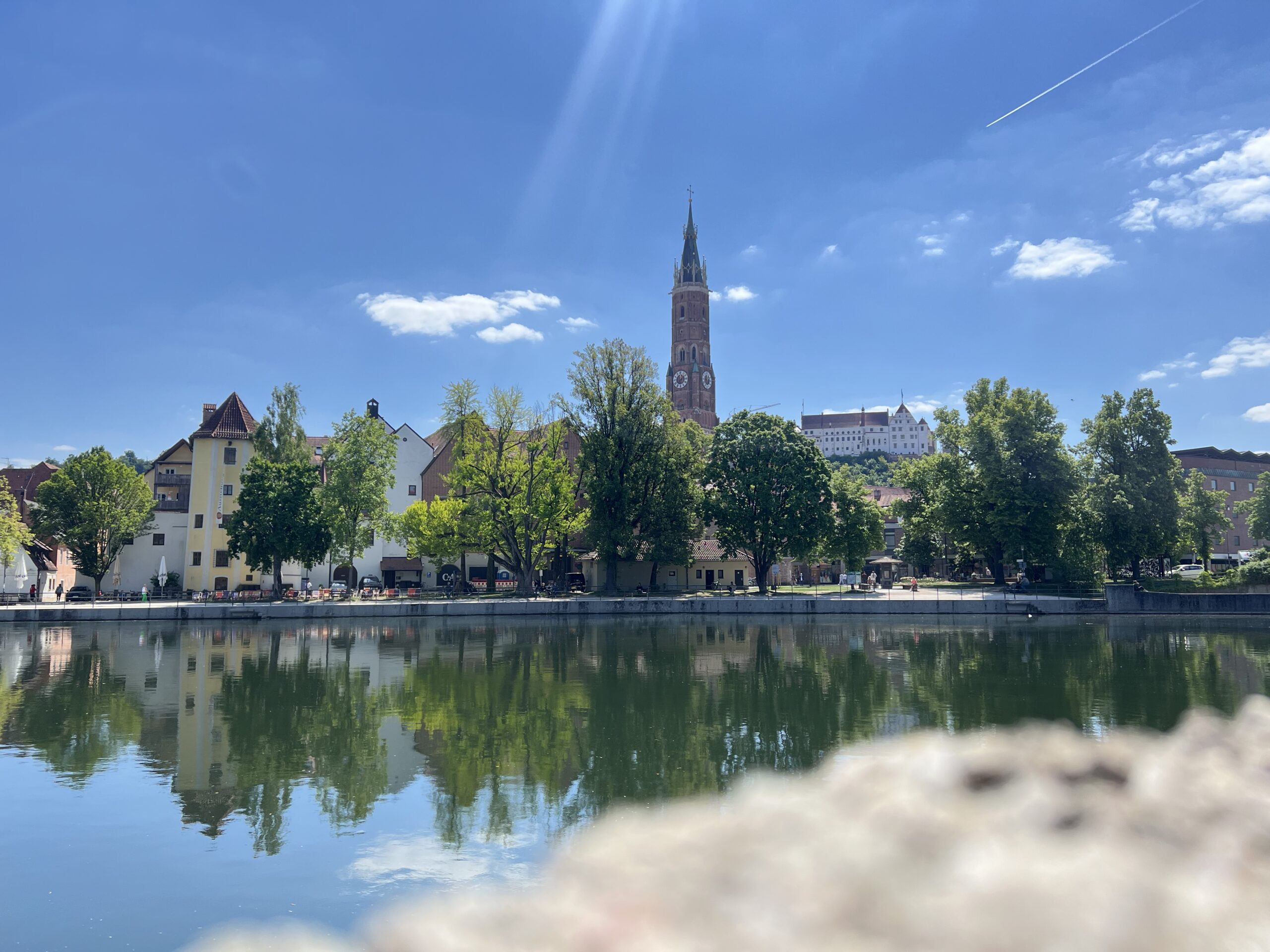 Panorama Stadt Landshut mit Isar, Martinskirche und Burg Trausnitz. Foto: Stadt Landshut