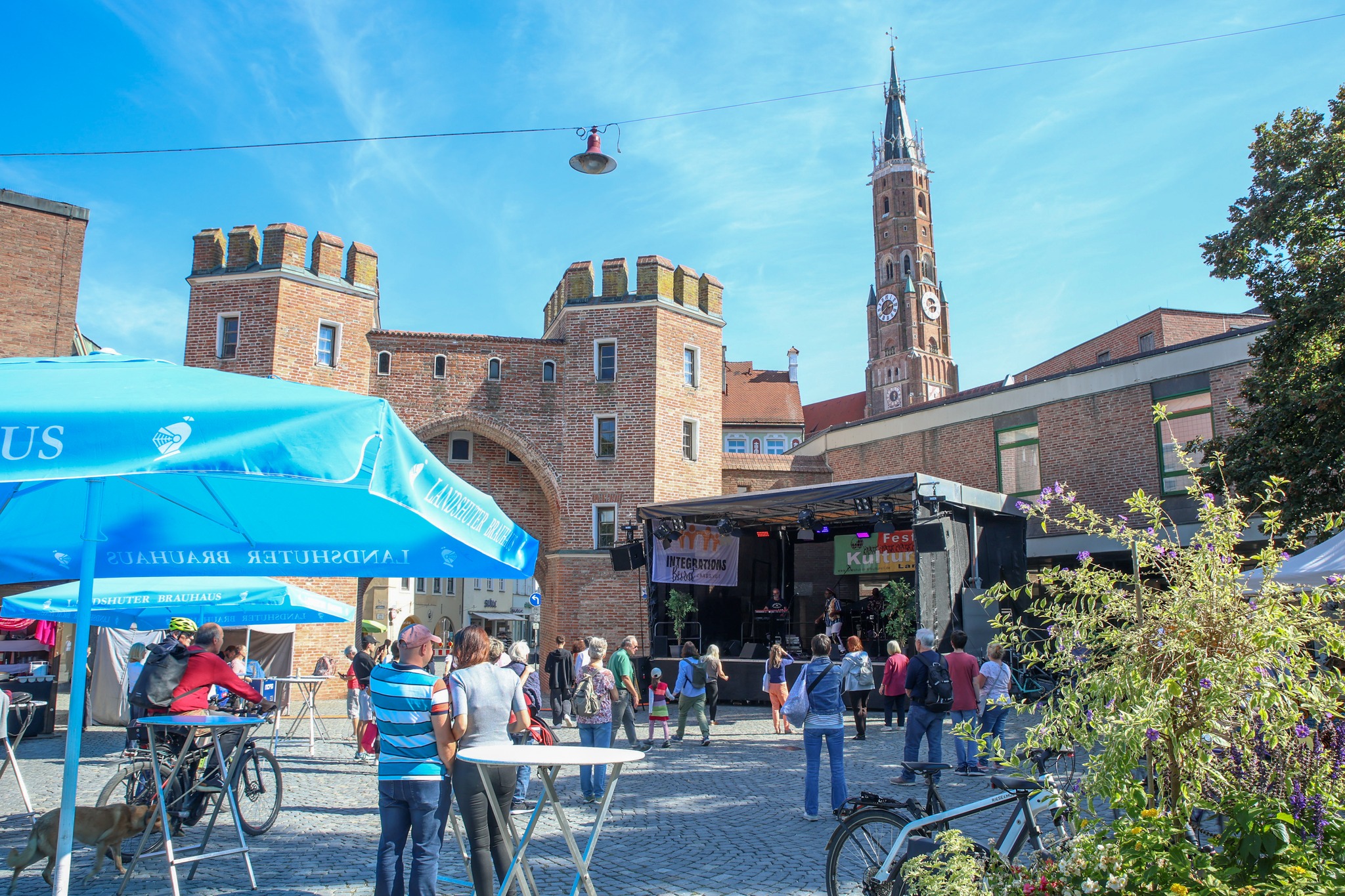 Fest der Kulturen am Ländtorplatz