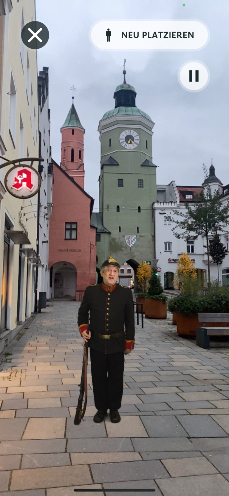 Die Zeitmaschine - Videoavatar zur Gendarme Tour - Spurensuche Vilsbiburg. Foto: LKR LA Julia Maier