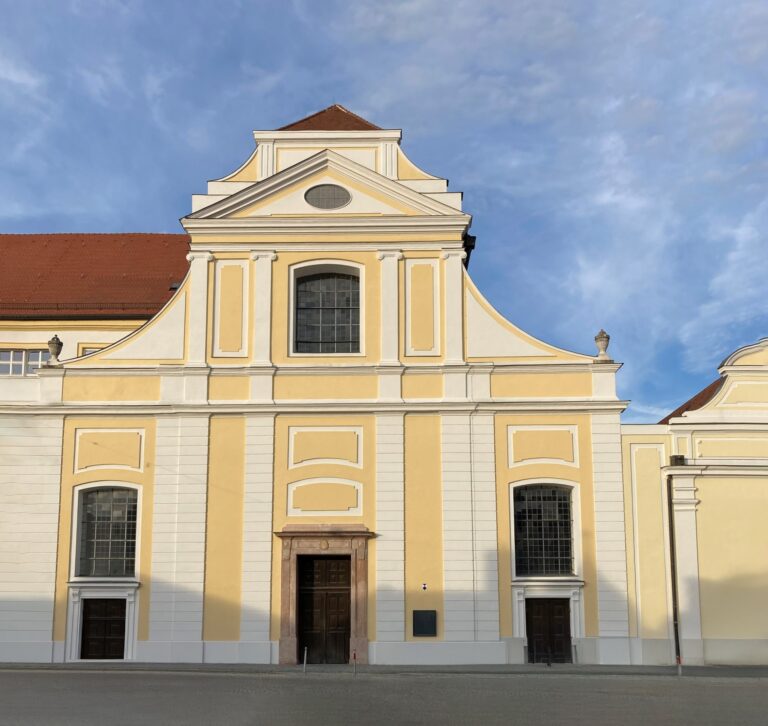 Dominikanerkirche mit Blick von aussen