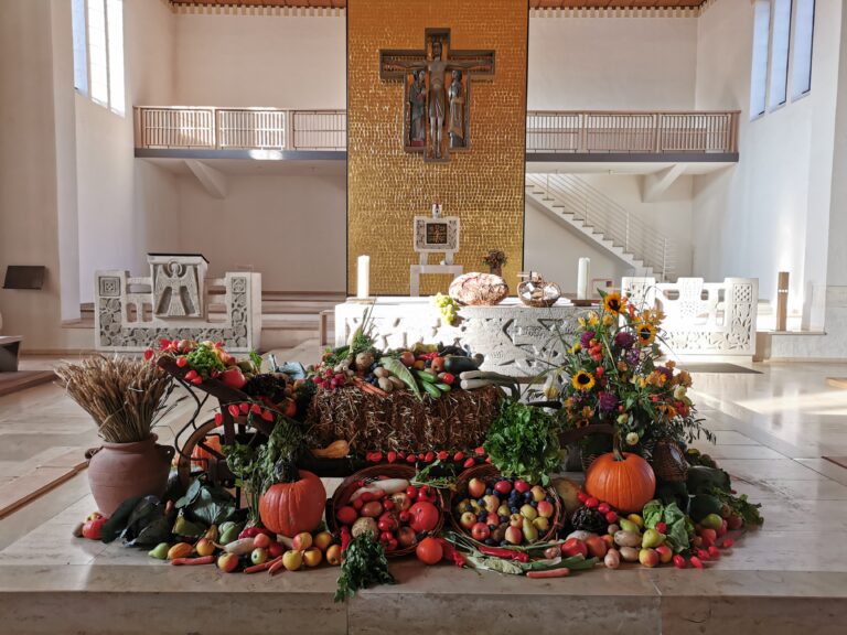 Erntedankaltar in St. Nikola. Foto: Stadt Landshut